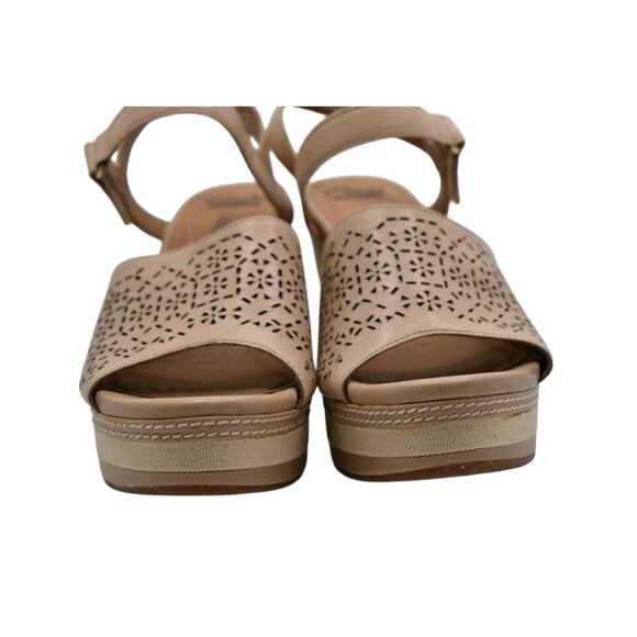 Clarks Women's Zia Graze Wedge Sandal Leather Beige NUDE Tan 10 M Laser Cut - Picture 3 of 7